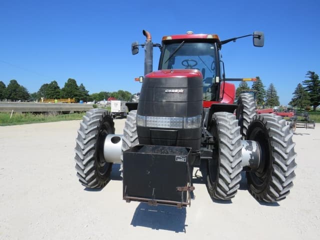 Image of Case IH Magnum 215 equipment image 4
