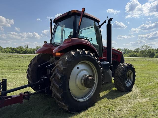 Image of Case IH Magnum 215 equipment image 4