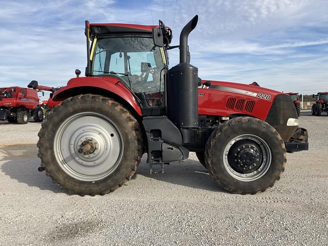 Image of Case IH Magnum 220 equipment image 1