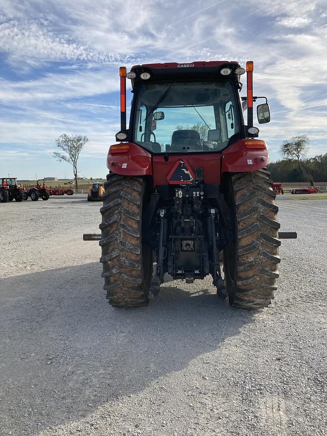 Image of Case IH Magnum 220 equipment image 3