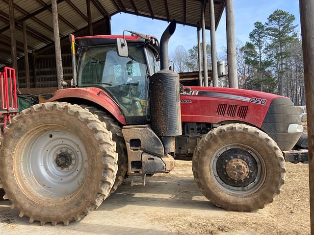 Image of Case IH Magnum 220 equipment image 1