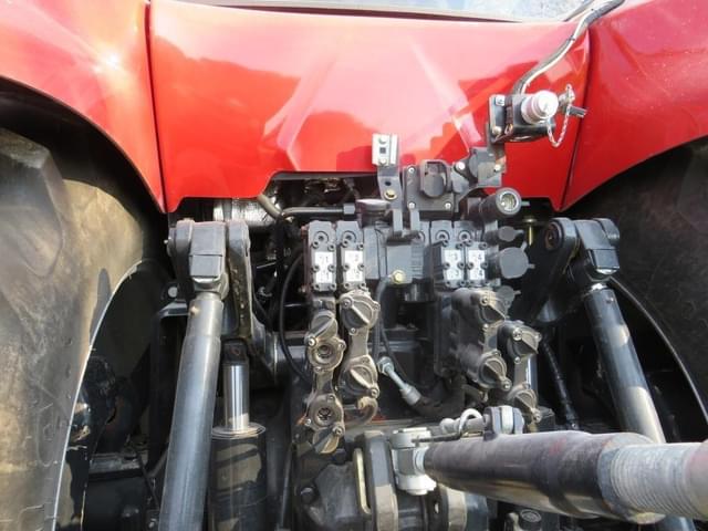 Image of Case IH Magnum 225 equipment image 3