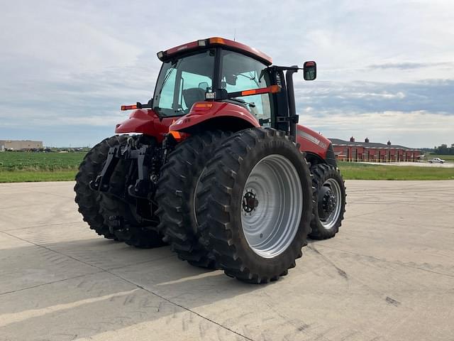 Image of Case IH Magnum 235 equipment image 4