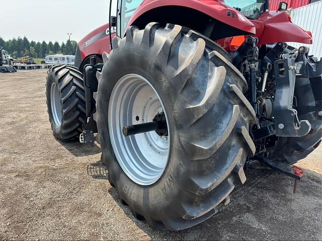 Image of Case IH Magnum 235 equipment image 4