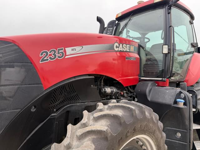 Image of Case IH Magnum 235 equipment image 4