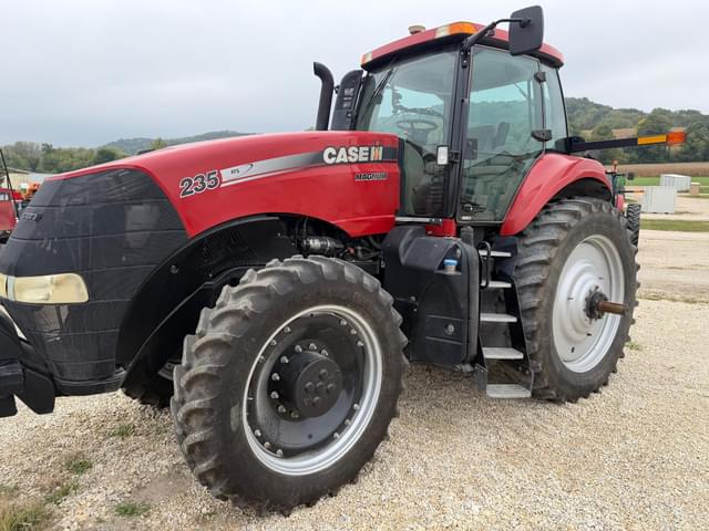Image of Case IH Magnum 235 equipment image 2