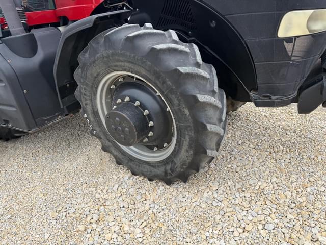 Image of Case IH Magnum 235 equipment image 3