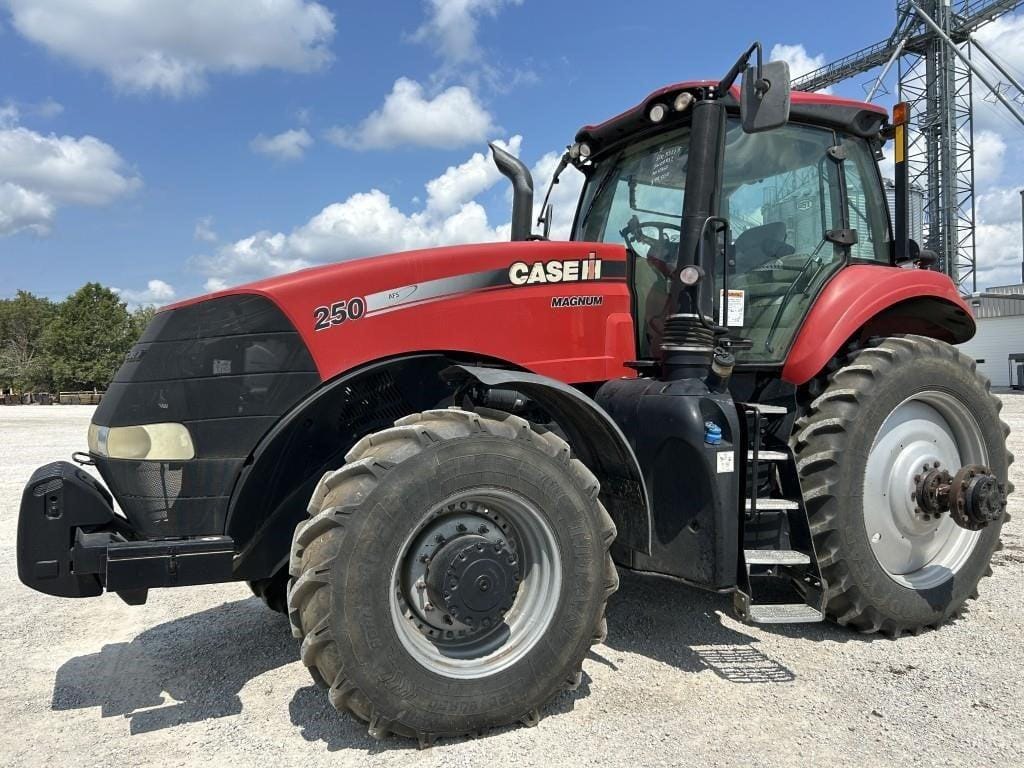 Case IH Magnum 250 Equipment Image0