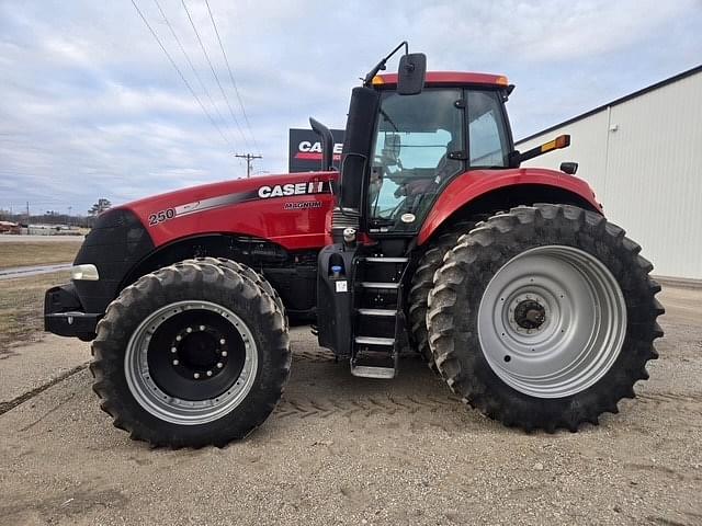 Image of Case IH Magnum 250 equipment image 1