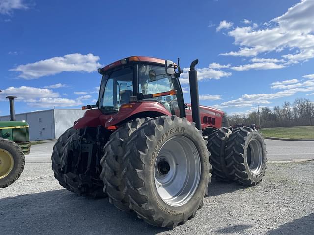 Image of Case IH Magnum 305 equipment image 2