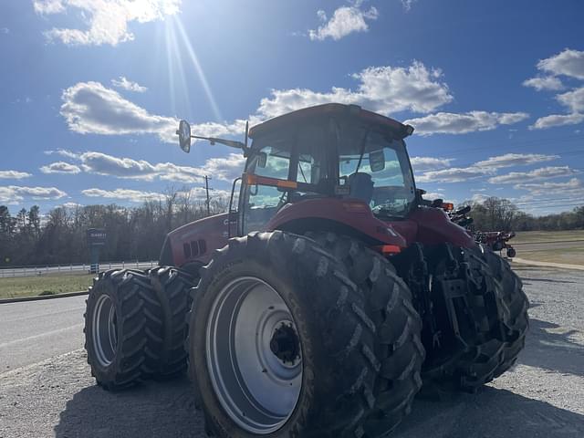 Image of Case IH Magnum 305 equipment image 4