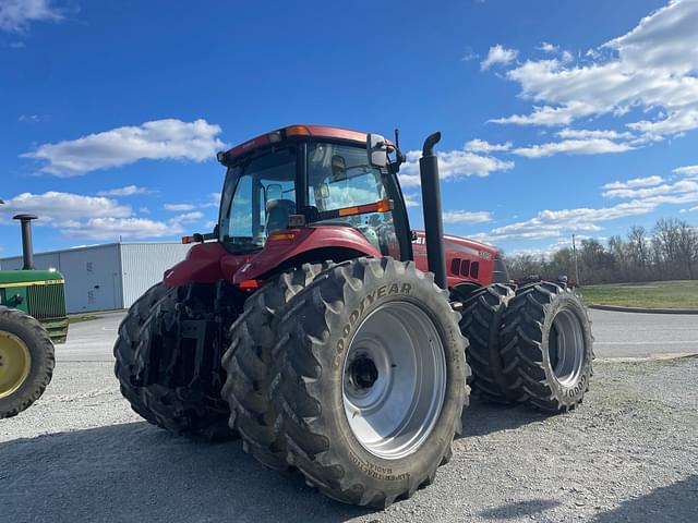 Image of Case IH Magnum 305 equipment image 2