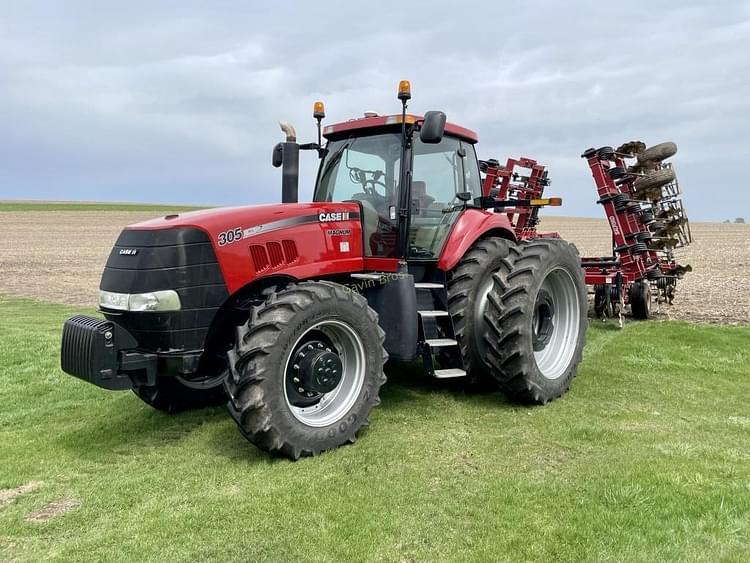 Main image Case IH Magnum 305 1