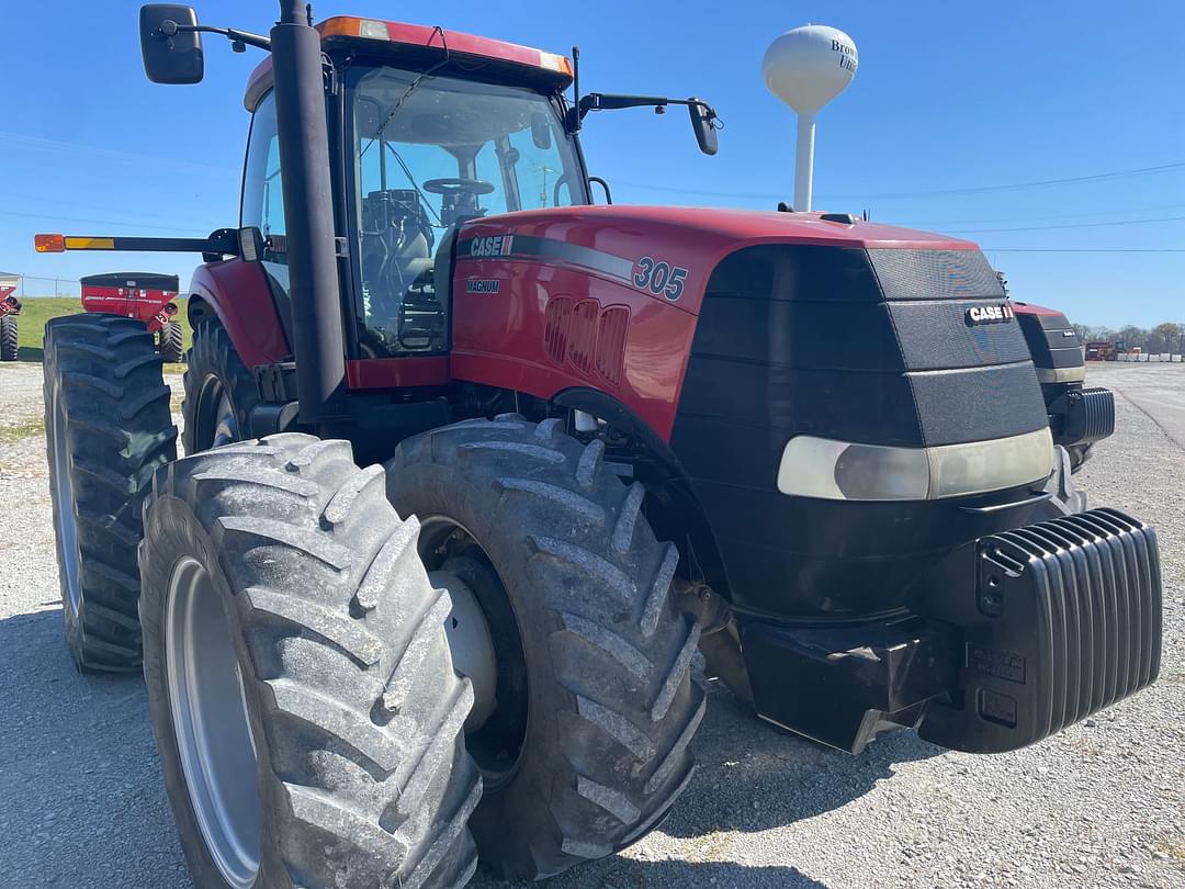 Image of Case IH Magnum 305 Primary image