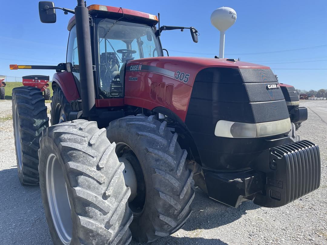 Image of Case IH Magnum 305 Primary image