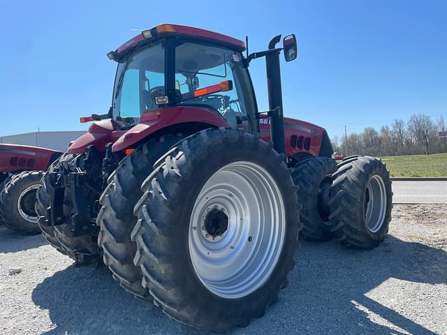 Image of Case IH Magnum 305 equipment image 2