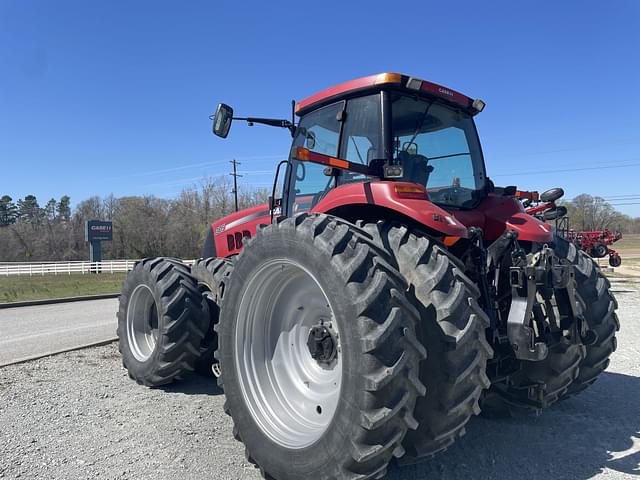 Image of Case IH Magnum 305 equipment image 4