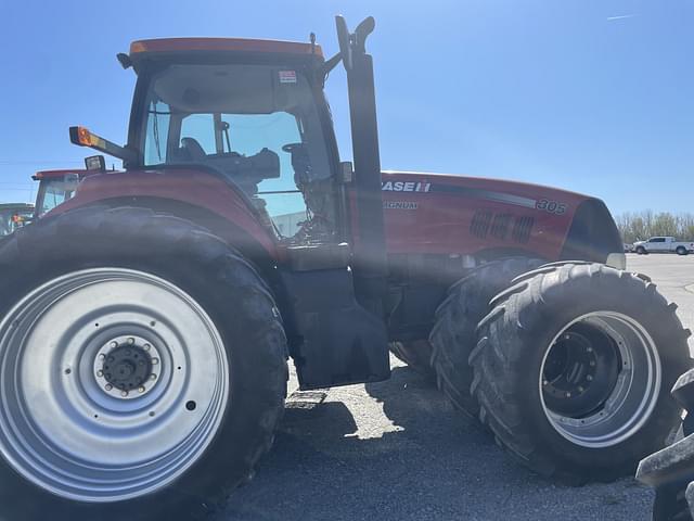 Image of Case IH Magnum 305 equipment image 1