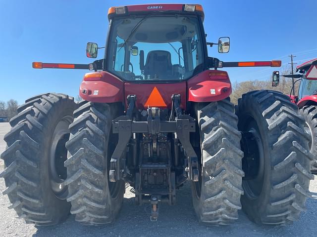 Image of Case IH Magnum 305 equipment image 3