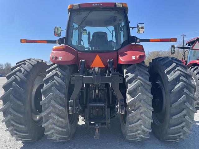 Image of Case IH Magnum 305 equipment image 3