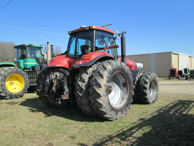 Image of Case IH Magnum 305 equipment image 2