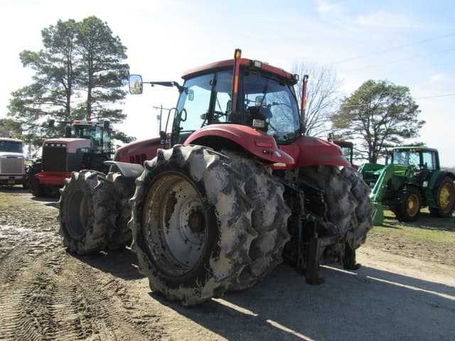 Image of Case IH Magnum 305 equipment image 3