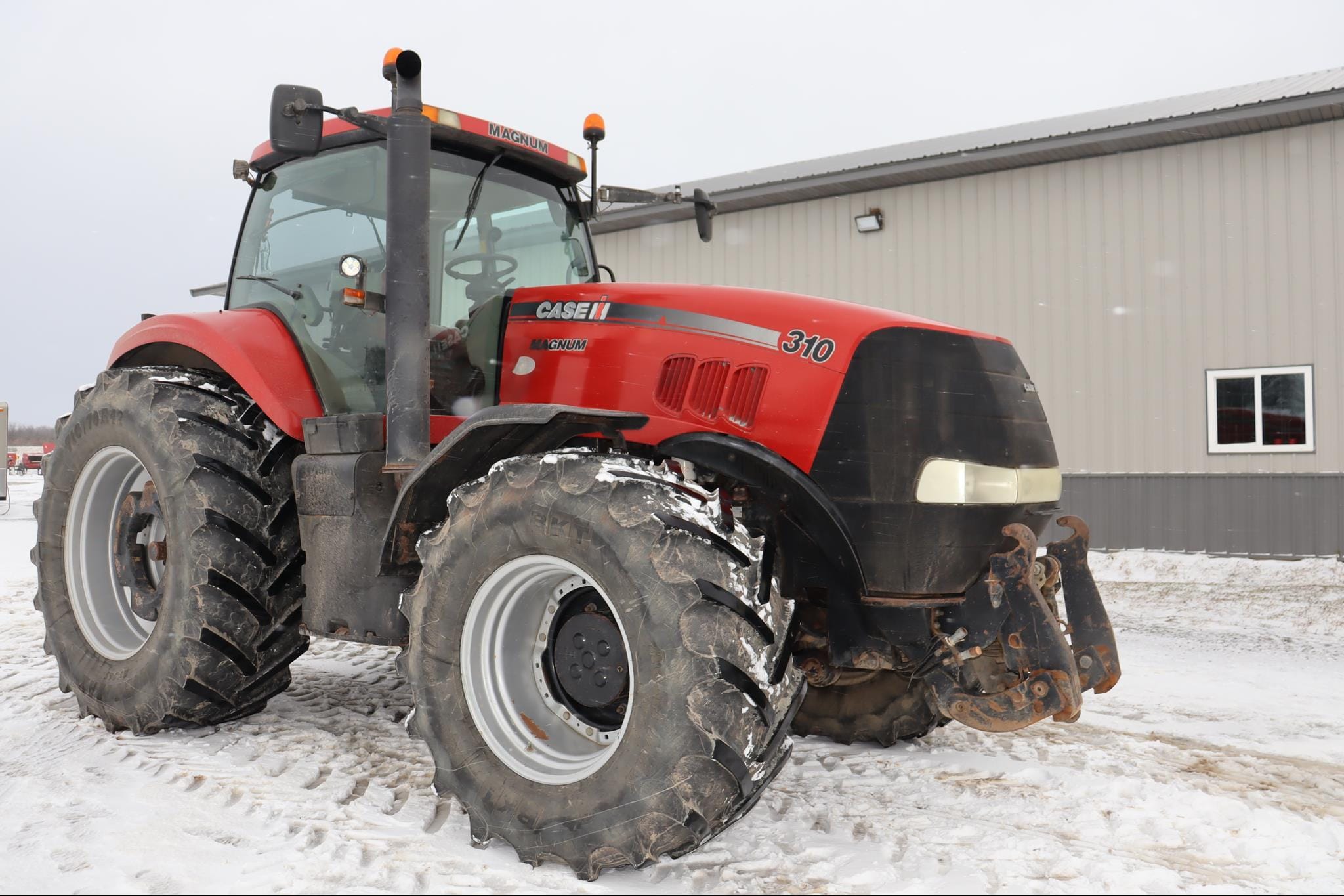Case IH Magnum 310 Equipment Image0