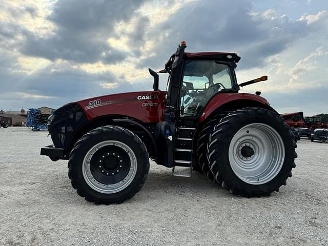 Image of Case IH Magnum 310 equipment image 3