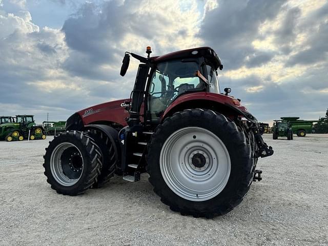 Image of Case IH Magnum 310 equipment image 4