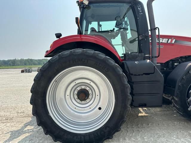 Image of Case IH Magnum 340 equipment image 4