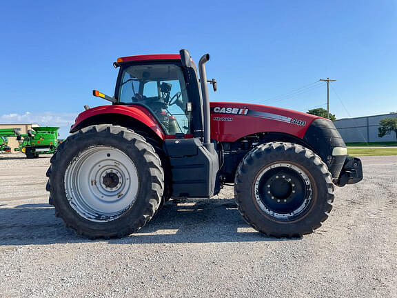 Image of Case IH Magnum 340 equipment image 3