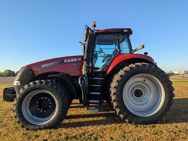 Image of Case IH Magnum 340 equipment image 2