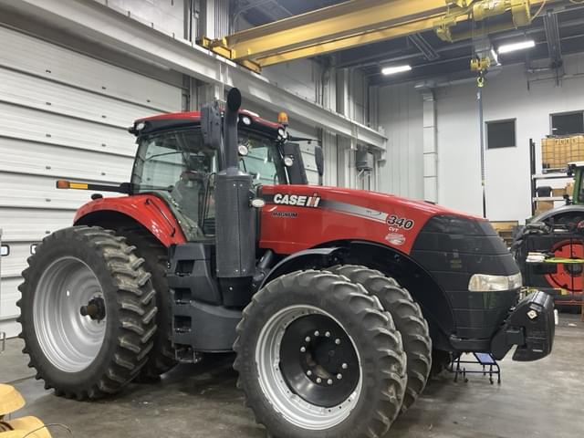 Image of Case IH Magnum 340 equipment image 4