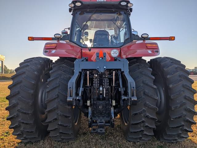 Image of Case IH Magnum 340 equipment image 3