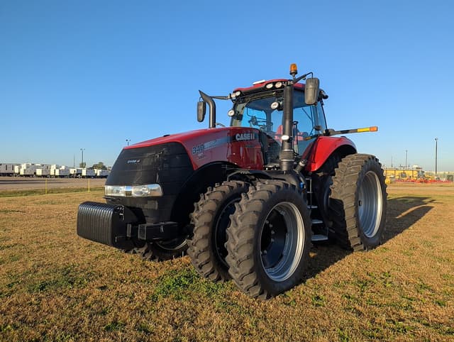 Image of Case IH Magnum 340 equipment image 1