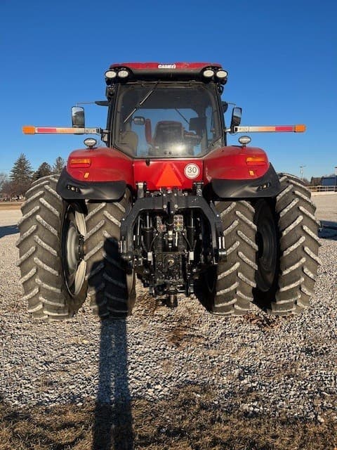 Image of Case IH Magnum 340 equipment image 4