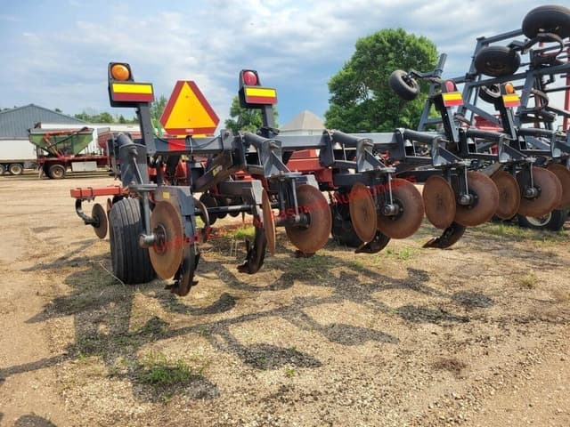 Image of Case IH Ecolo-Tiger 530B equipment image 4