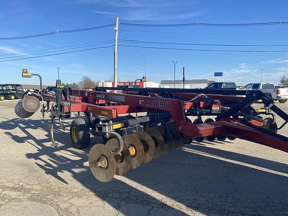 Image of Case IH MRX690 equipment image 2