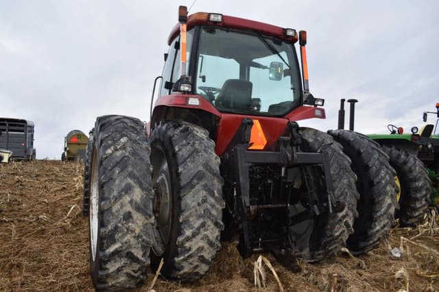 Image of Case IH MX240 equipment image 2