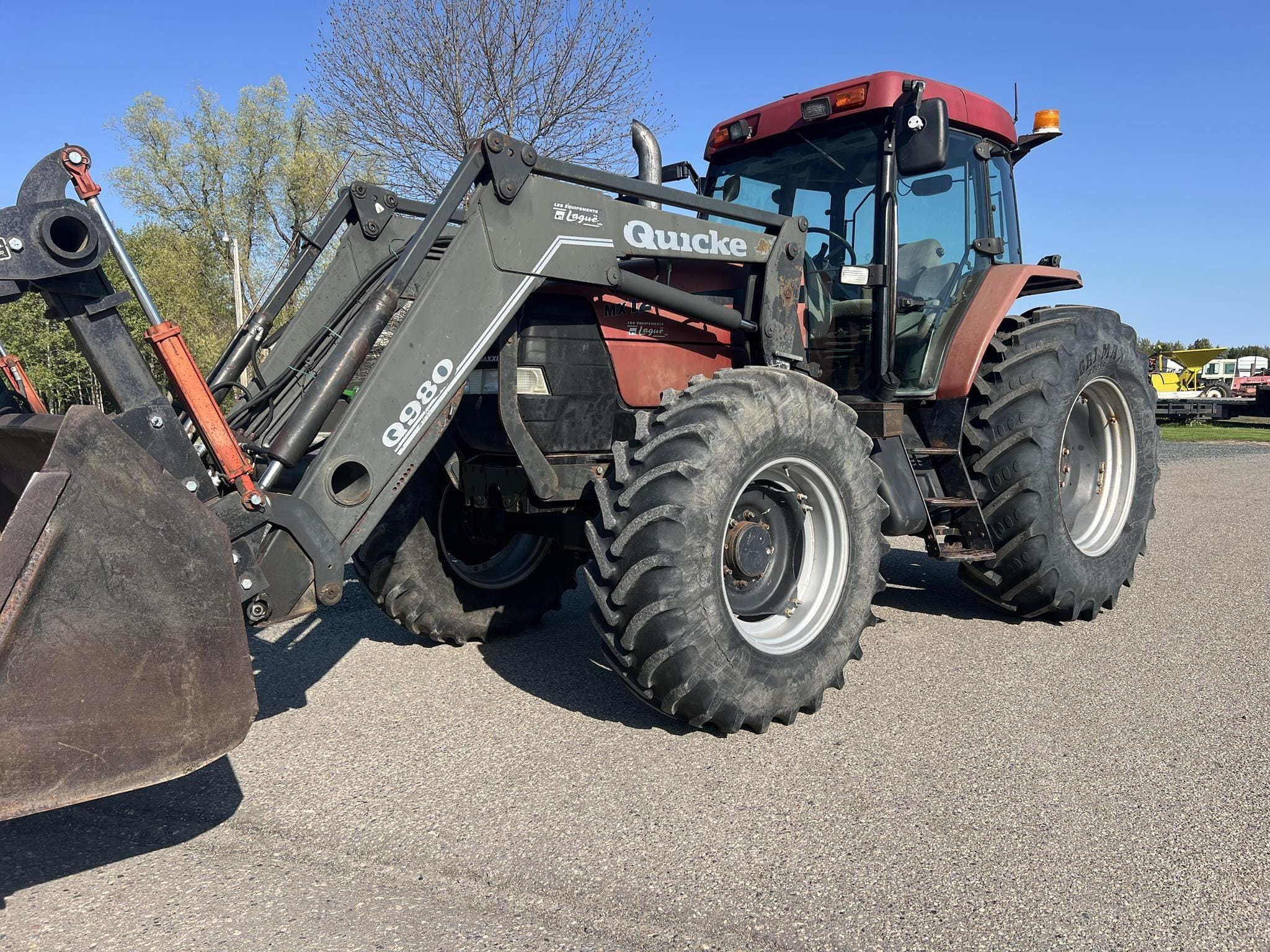 Case IH MX120 Equipment Image0