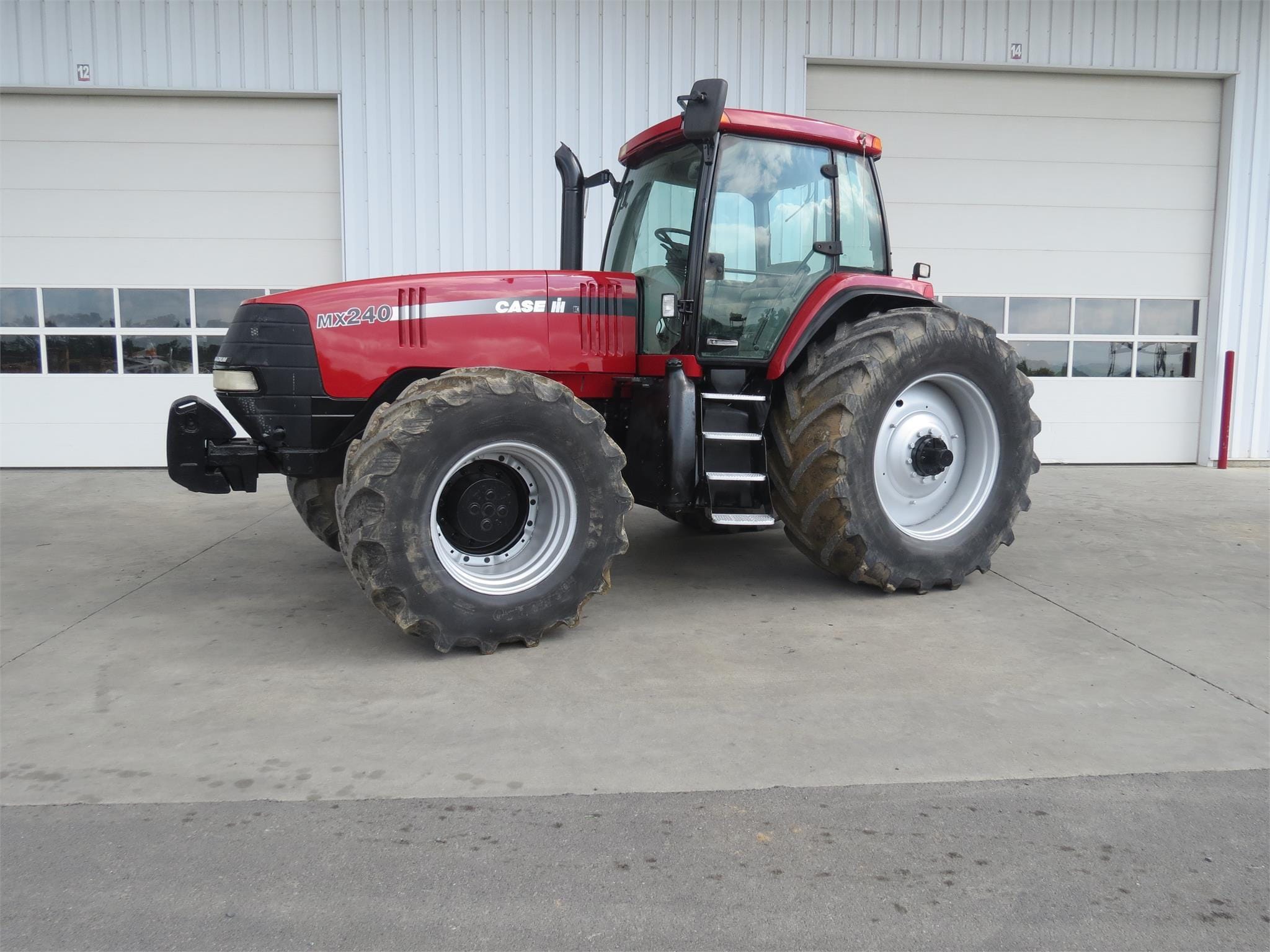 Case IH MX240 Equipment Image0