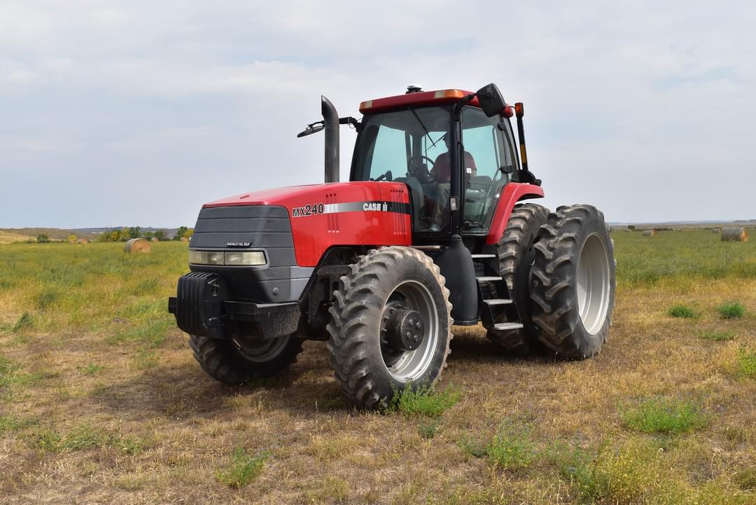 Image of Case IH MX240 Primary image