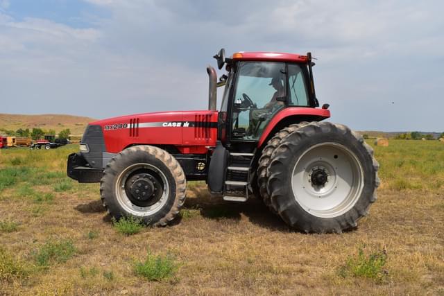 Image of Case IH MX240 equipment image 2