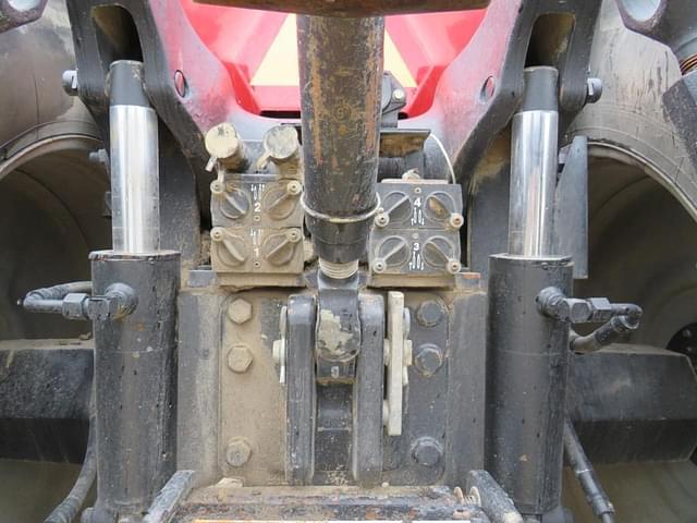 Image of Case IH MX270 equipment image 4
