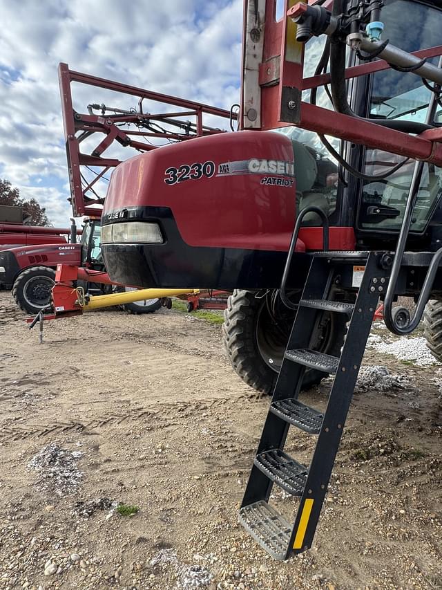 Image of Case IH 3230 Patriot equipment image 2