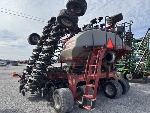 Image of Case IH 550T equipment image 3