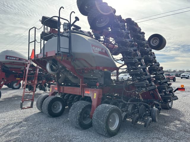 Image of Case IH 550T equipment image 3