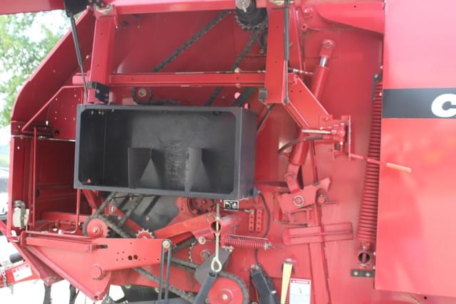 Image of Case IH RBX552 equipment image 2