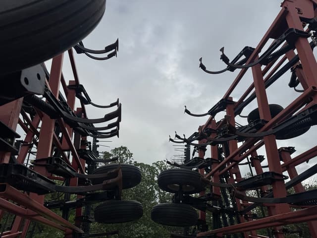Image of Case IH Tigermate 200 equipment image 4