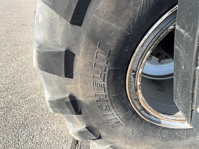 Image of Case IH Titan 3520 equipment image 4